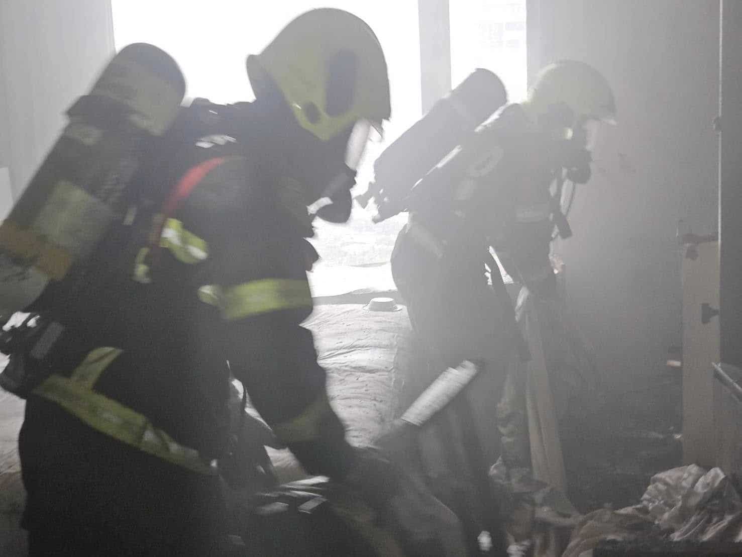 Fire erupts in Bangkok hotel room, guests evacuated safely (video) | News by Thaiger