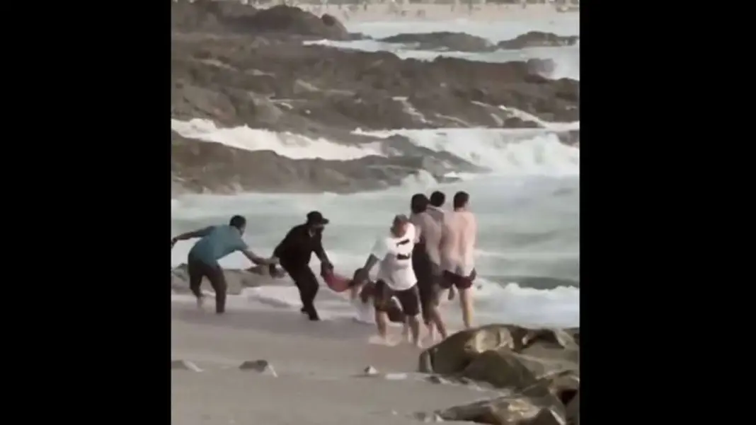 Monster Wave Sweeps Tourists Off Phuket Beach