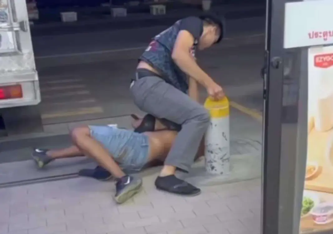 Shame for Thai Boxing: Ex-Champion Amnat Ruenroeng Brawls in Store